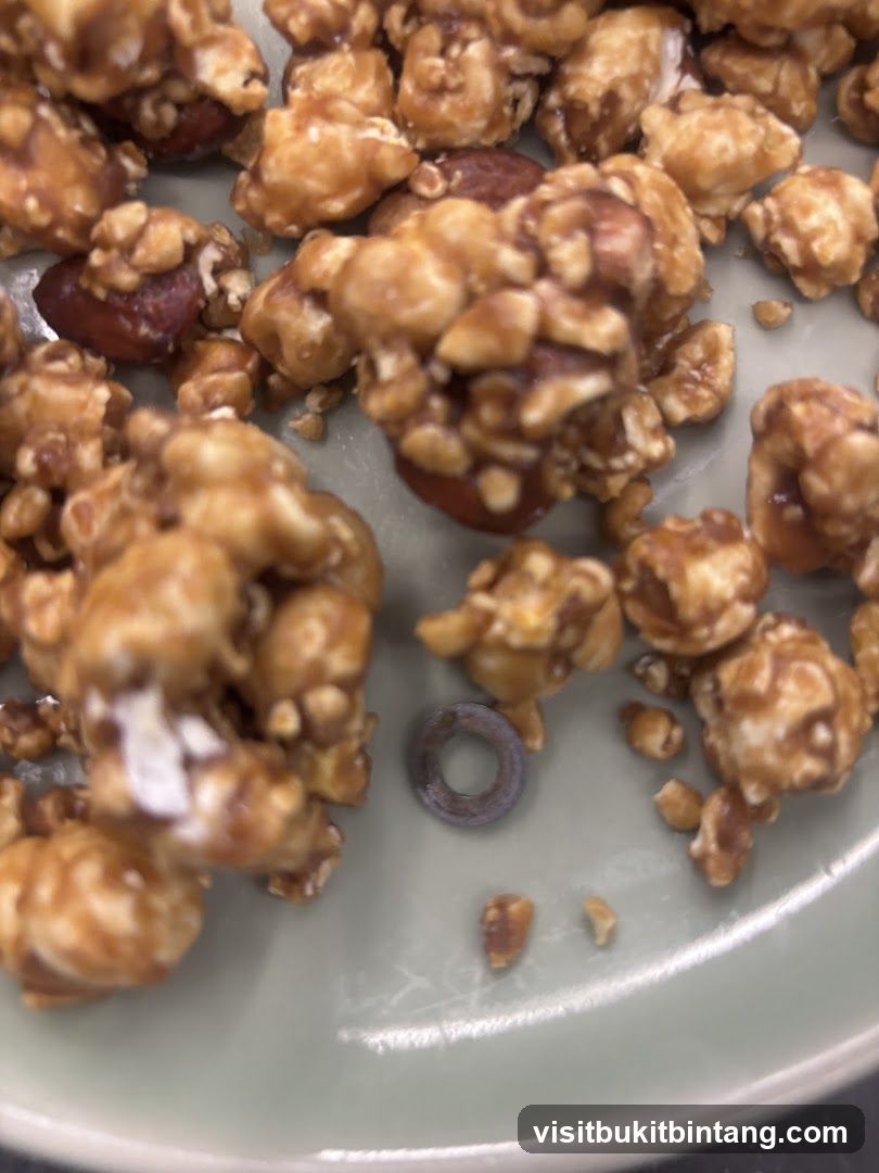 Caramel Popcorn with Nuts