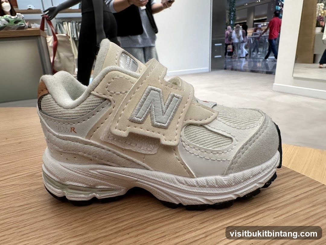 New Balance 2002R Sneaker