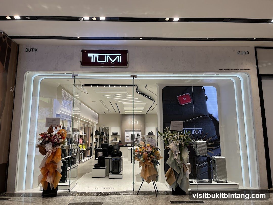 TUMI The Exchange TRX