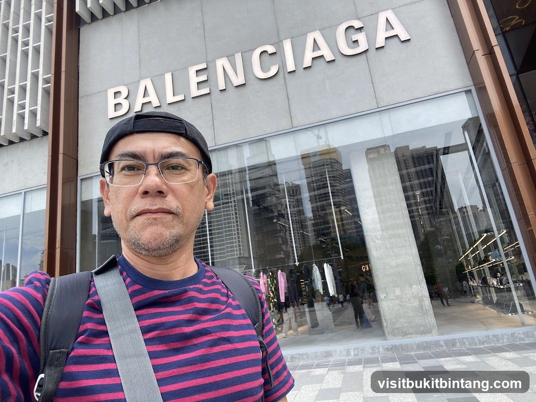 BALENCIAGA