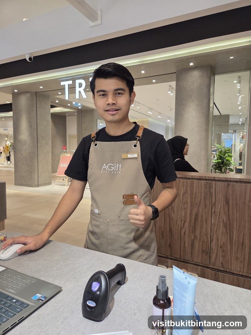 Cashier giving a thumbs up