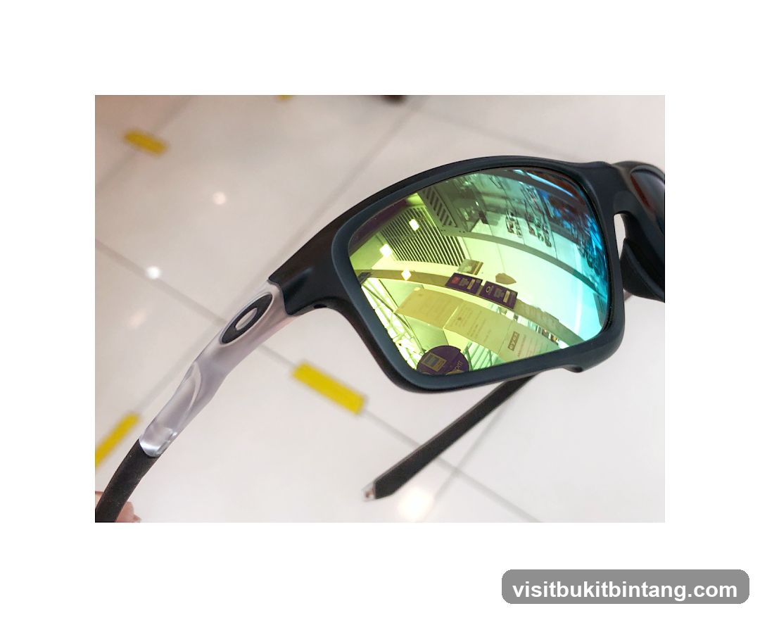 Oakley Sunglasses Reflection