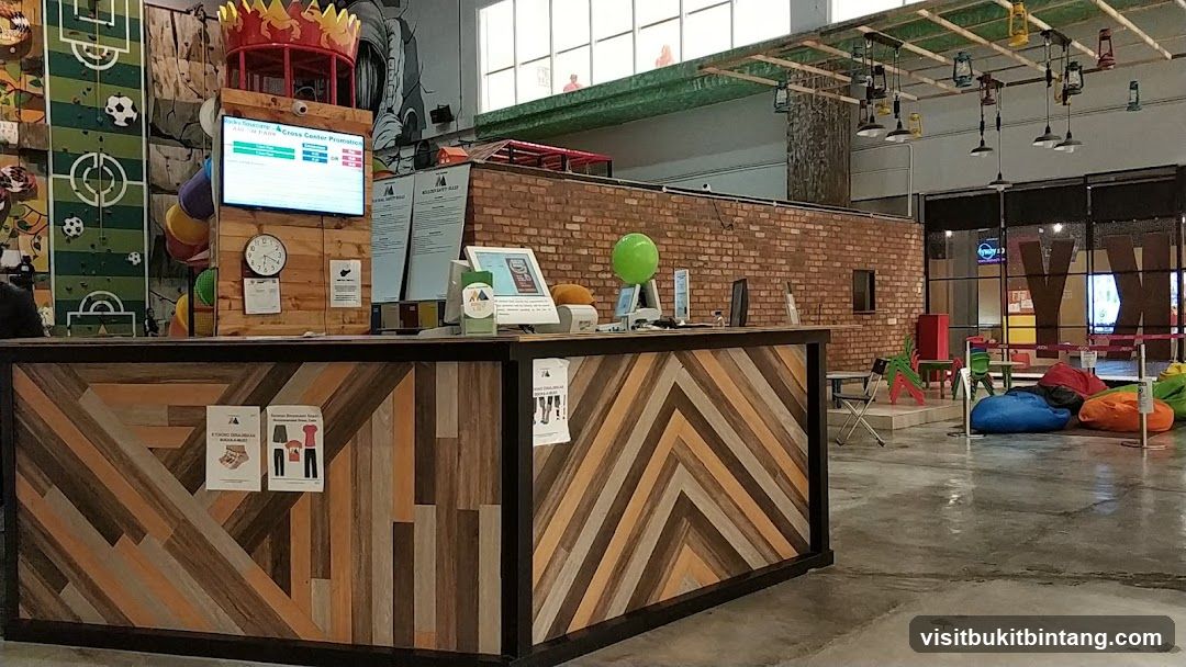 Indoor Activity Center Counter