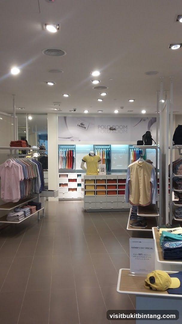 Lacoste Polo Room