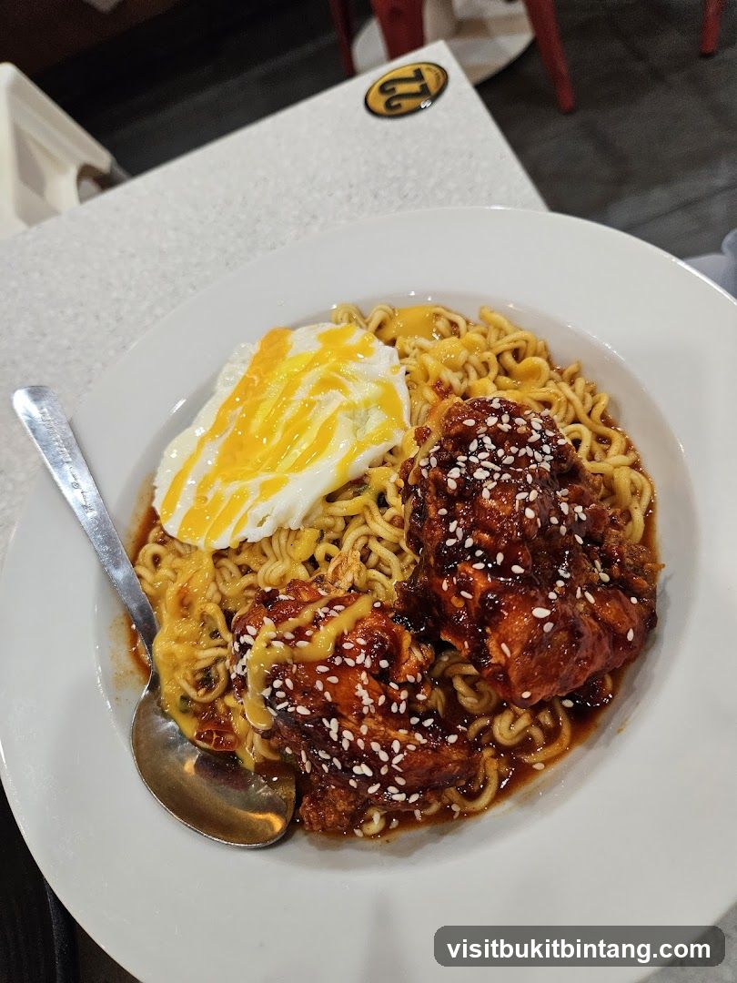 Noodles with Fried Chicken and Egg