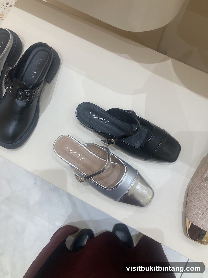 Women's Shoes Display