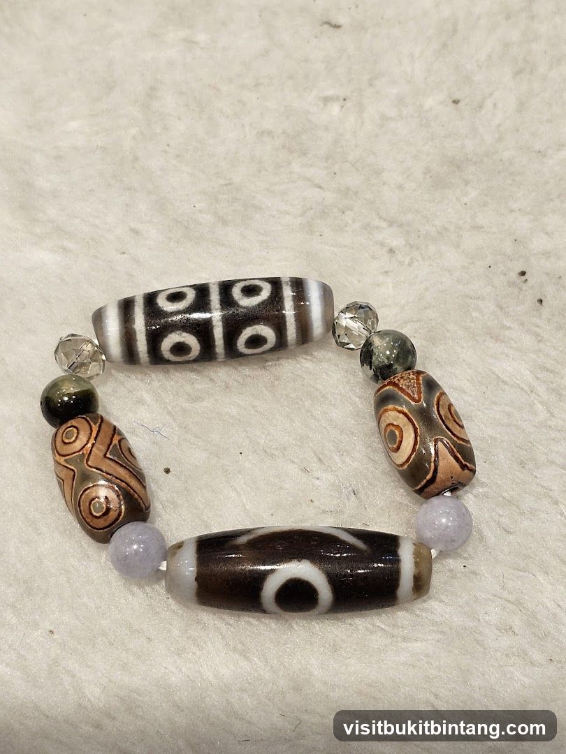Bracelet with Dzi Beads