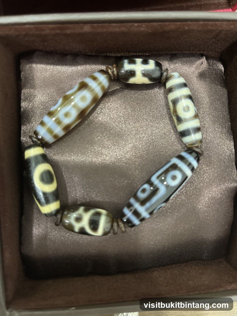 Bracelet with Dzi Beads