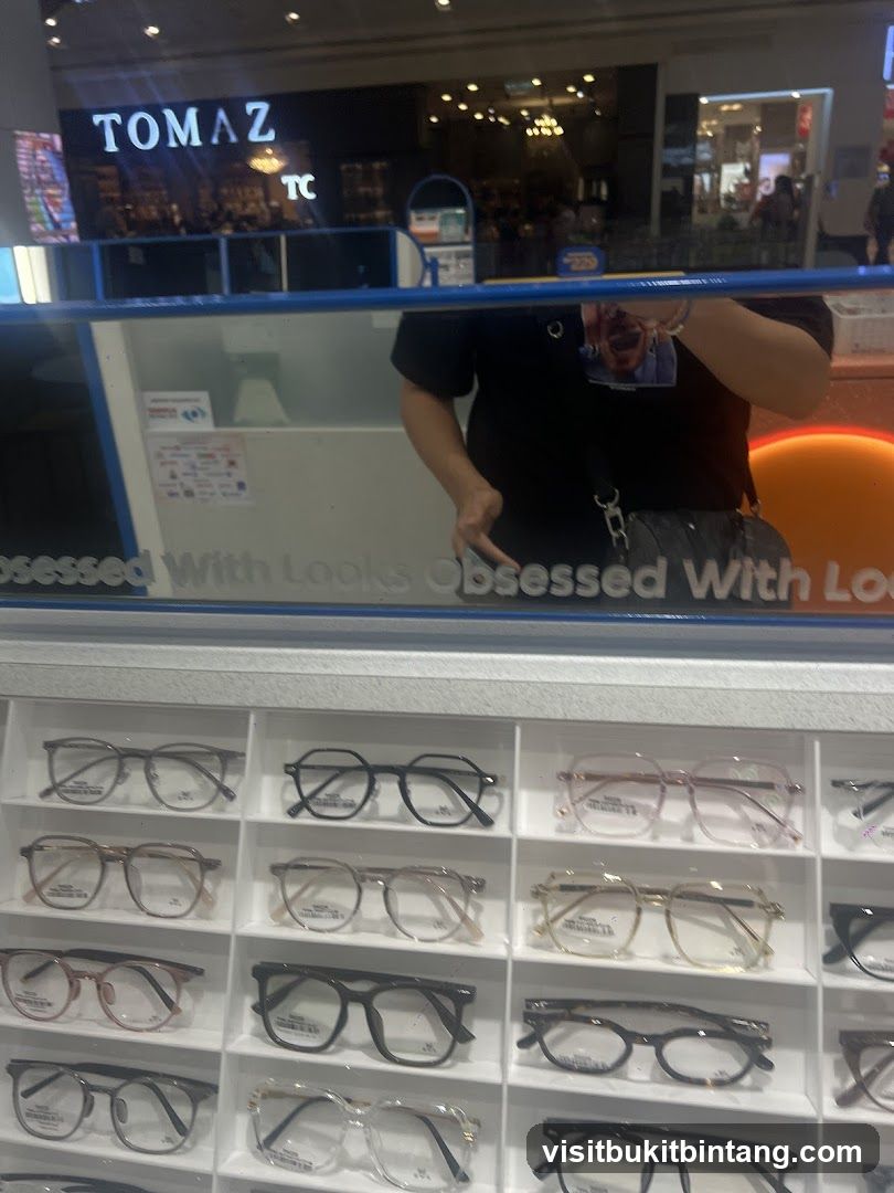 Eyeglasses Display