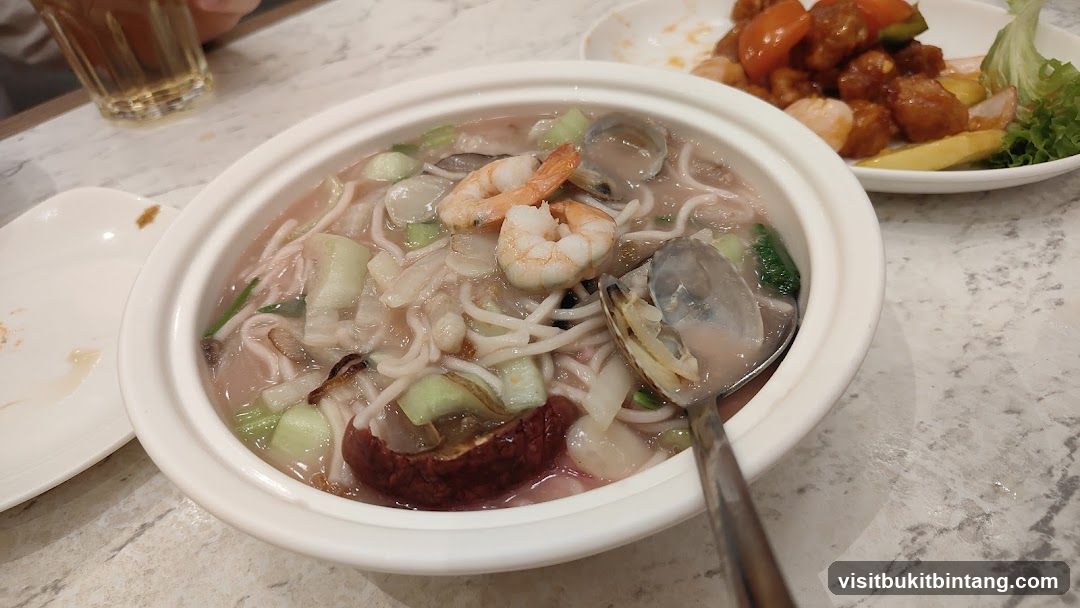 Seafood Noodle Soup and Sweet and Sour Pork