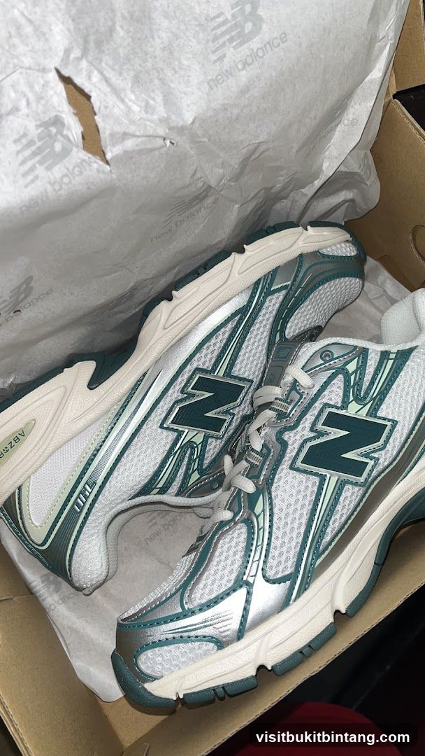 New Balance Sneakers