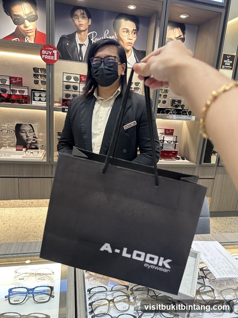 Eyewear Store