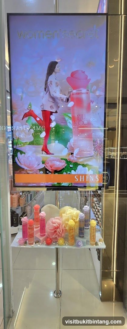 Women's Secret Display