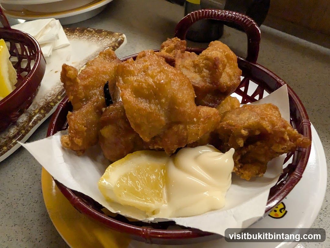 Fried Chicken with Lemon and Mayo