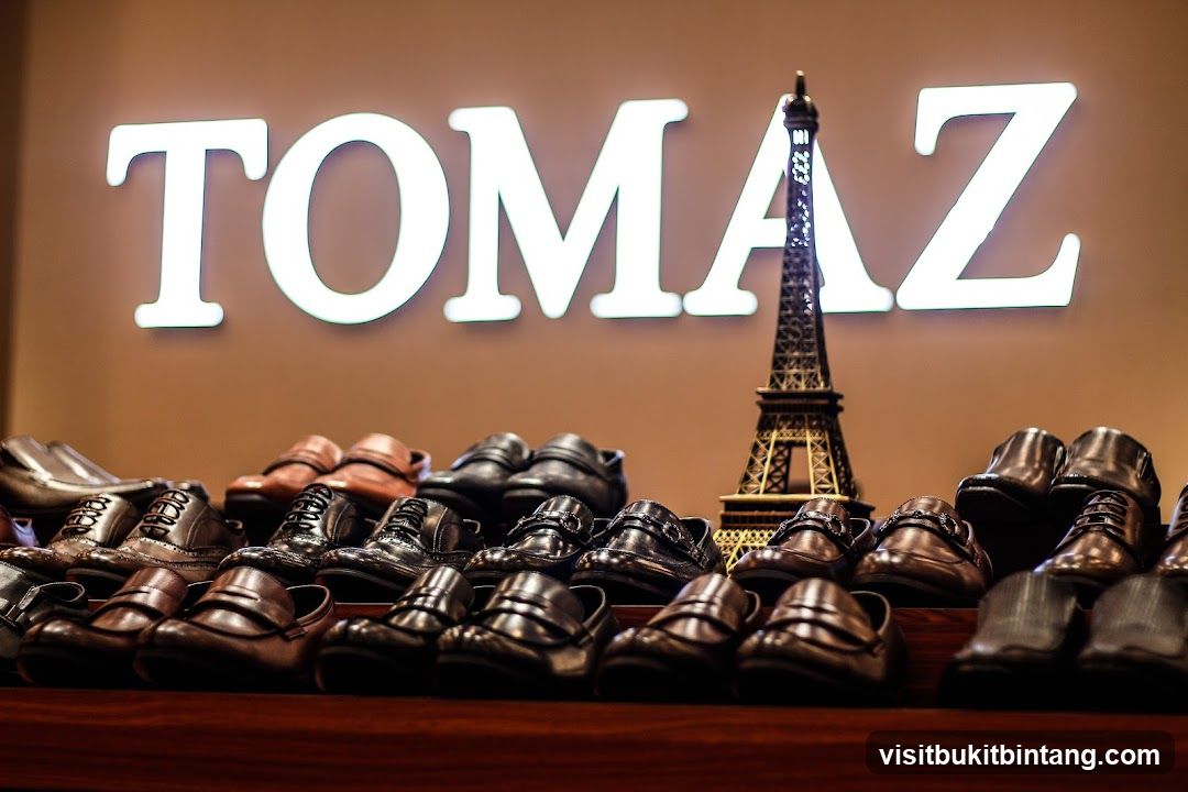 TOMA Z Shoes Display