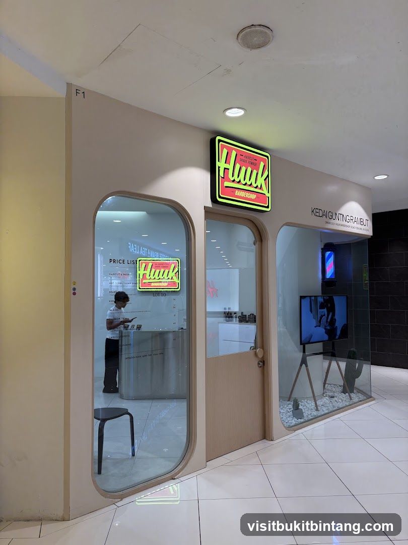 Huuk Barbershop @ Lot 10