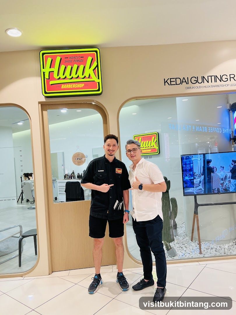 Huuk Barbershop @ Lot 10