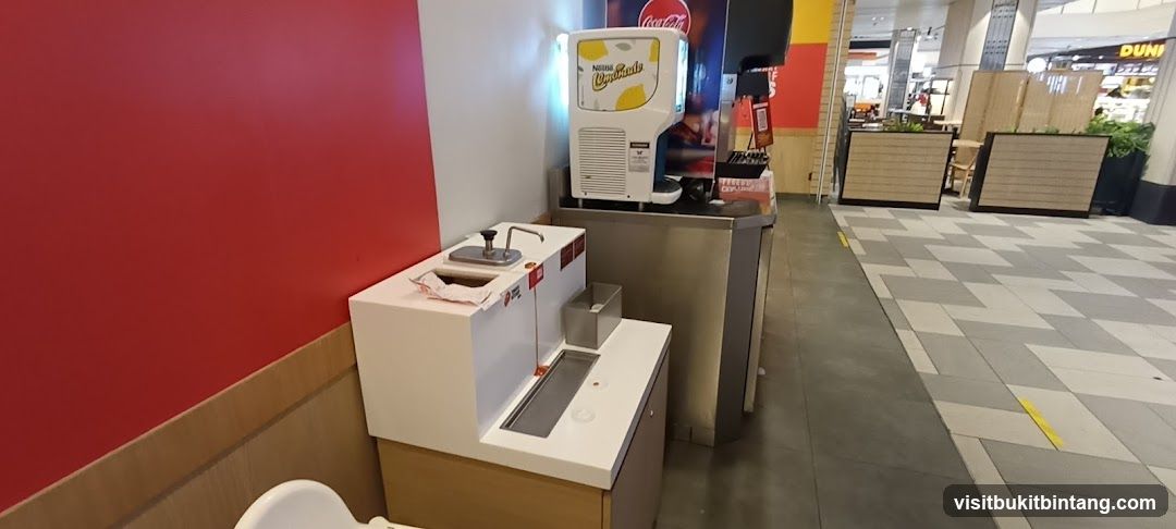 Condiment Station