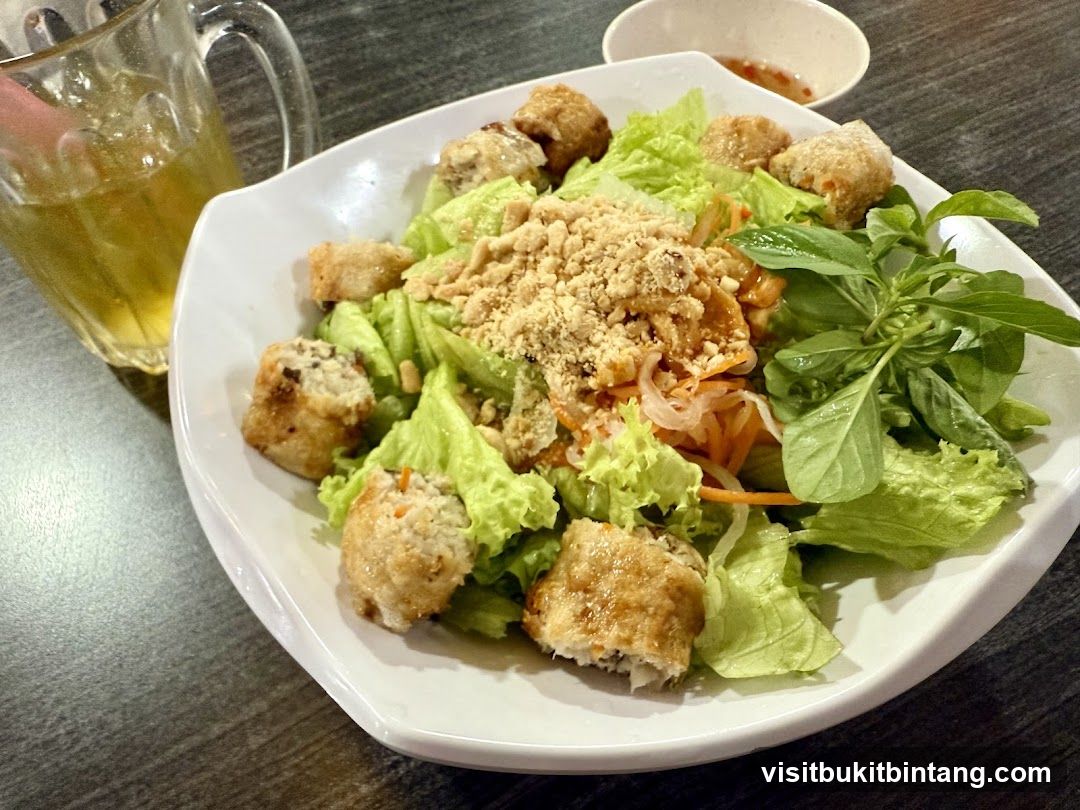 Salad with Croutons and Dressing