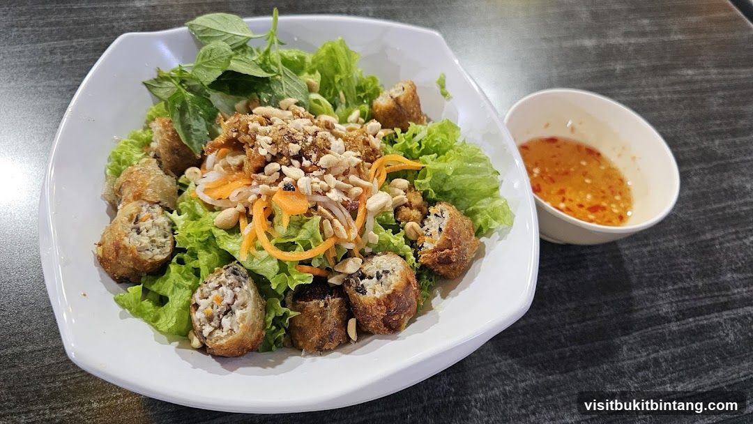 Spring Rolls with Peanut Sauce