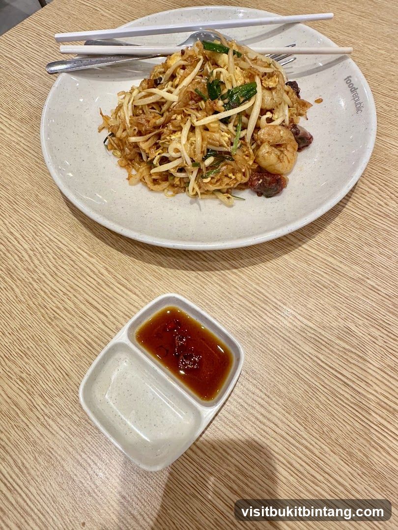 Pad Thai with Shrimp and Bean Sprouts