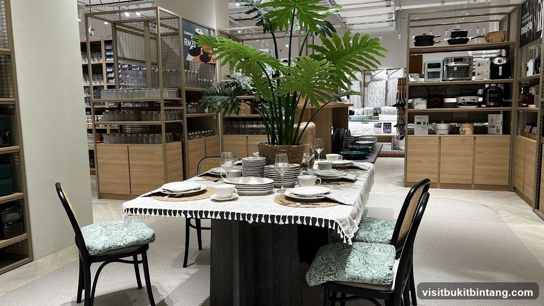 Dining Table Display