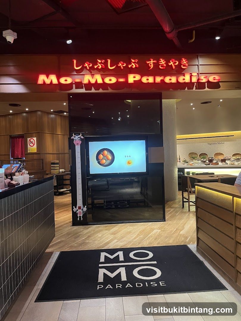 Mo-Mo-Paradise Interior View