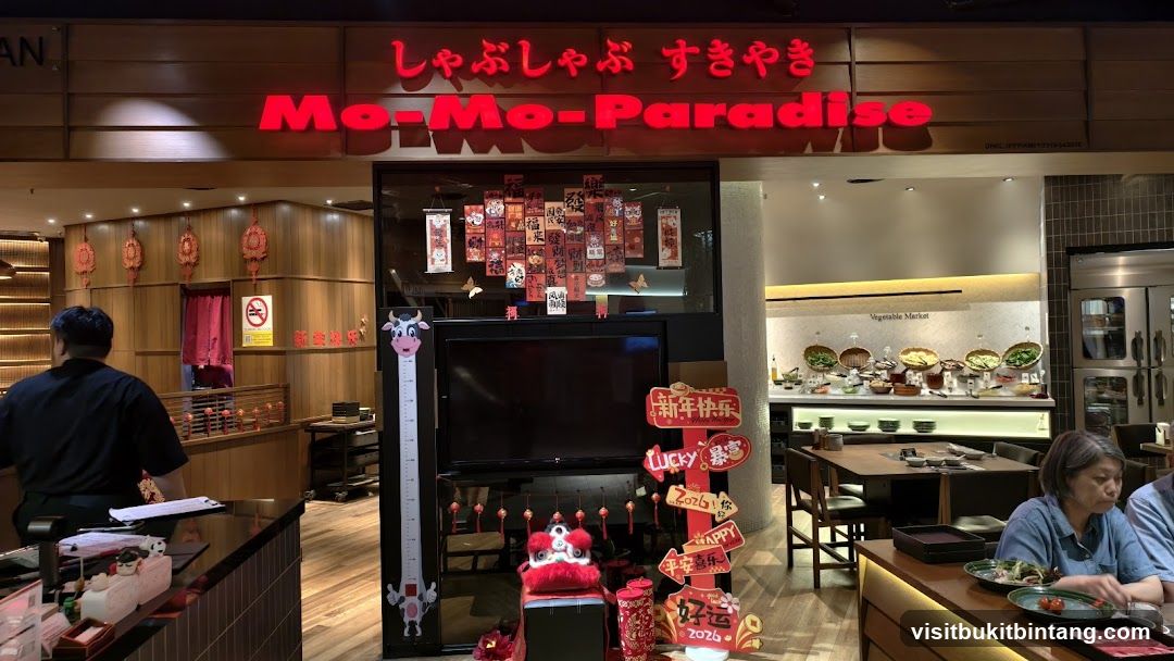 Mo-Mo-Paradise Interior View