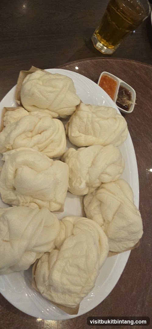 Steamed Buns with Dipping Sauces