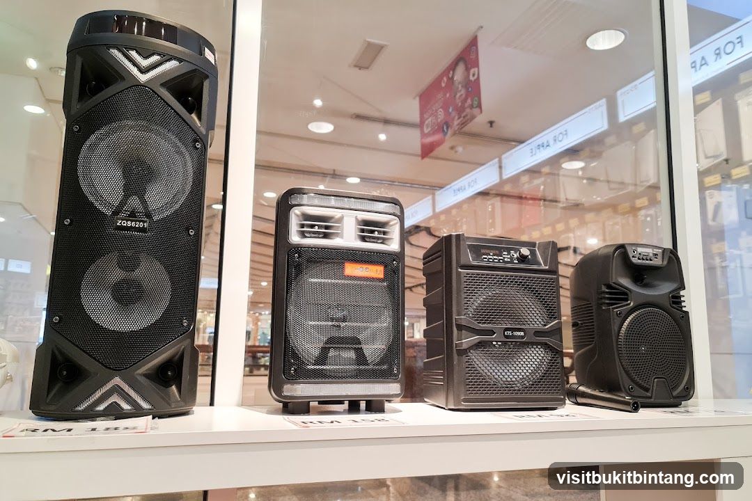 Portable Speakers Display