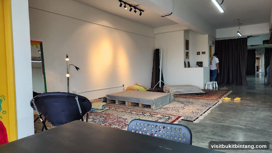 Cozy Lounge Area