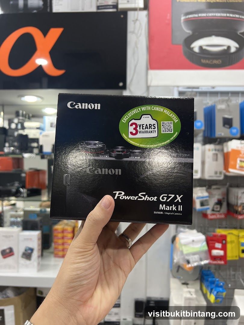 Canon PowerShot G7X Mark II Box in Store