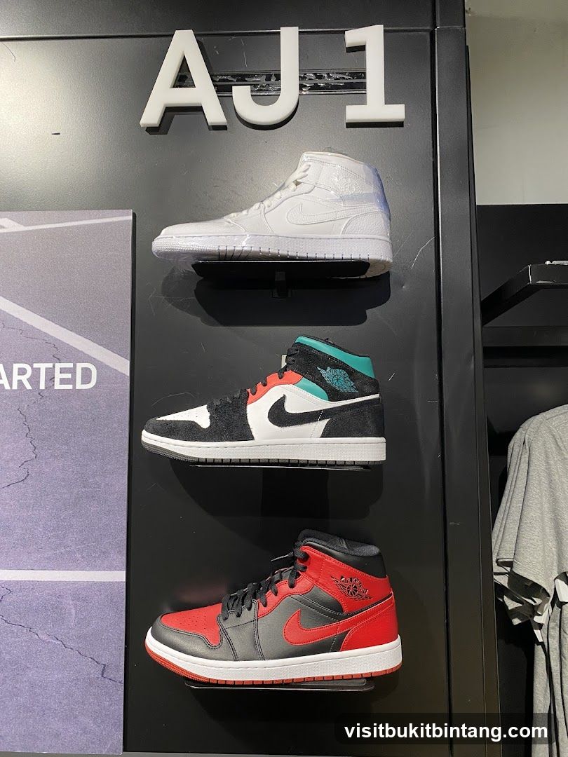 AJ1 Sneaker Display