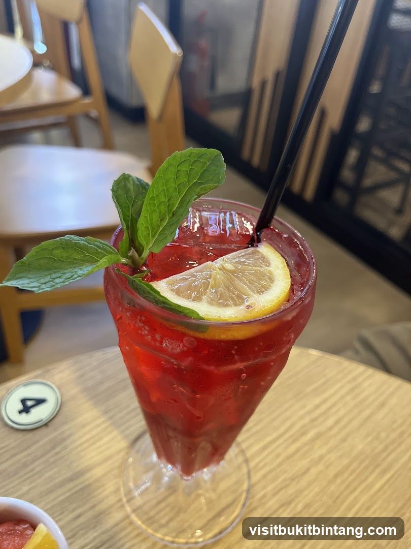 Red Lemonade with Mint and Lemon Slice