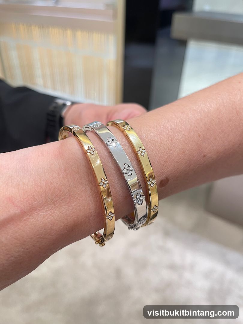Jewelry Bangle Display
