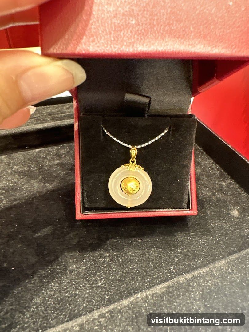 Pendant in a box