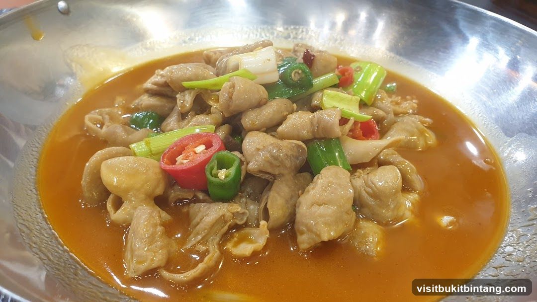 Stir-fried Intestines with Chili and Scallions
