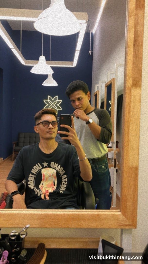 Two men in a salon