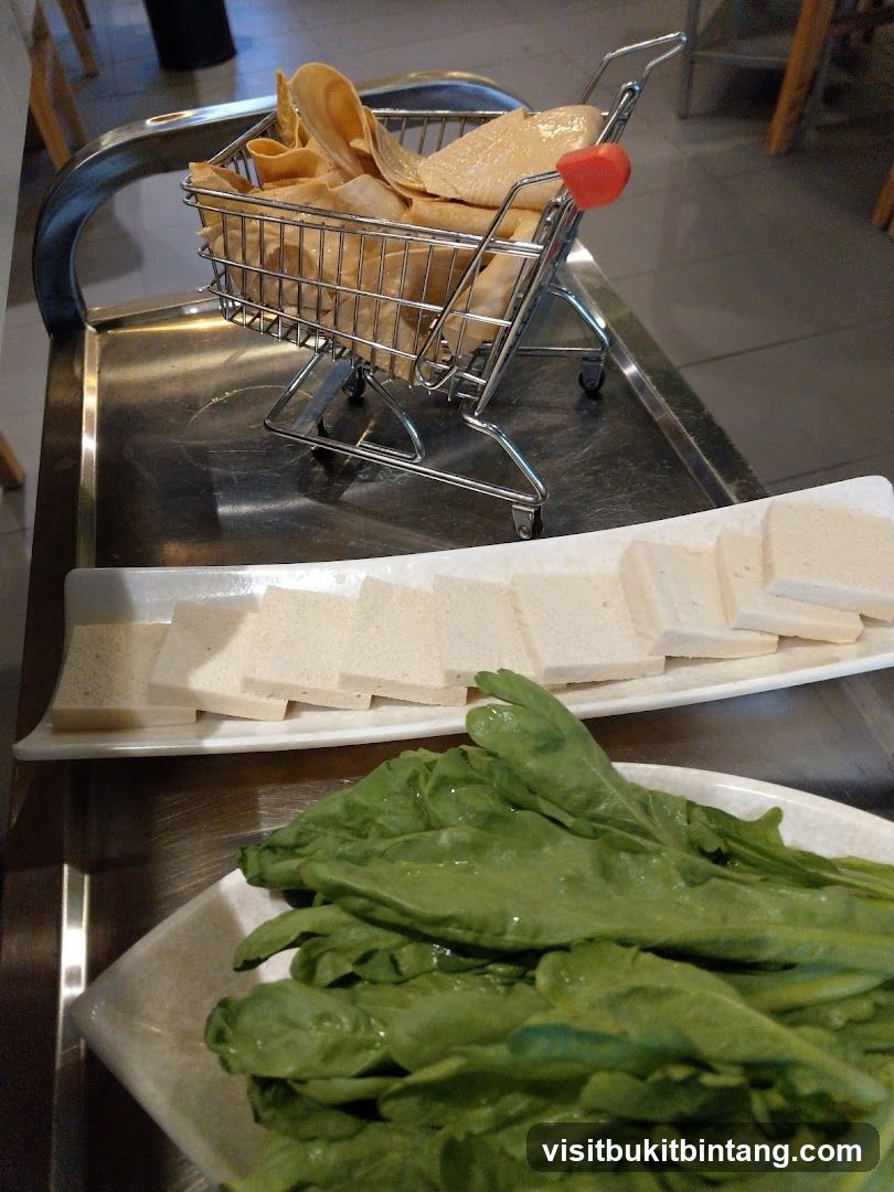 Food Display with Shopping Cart