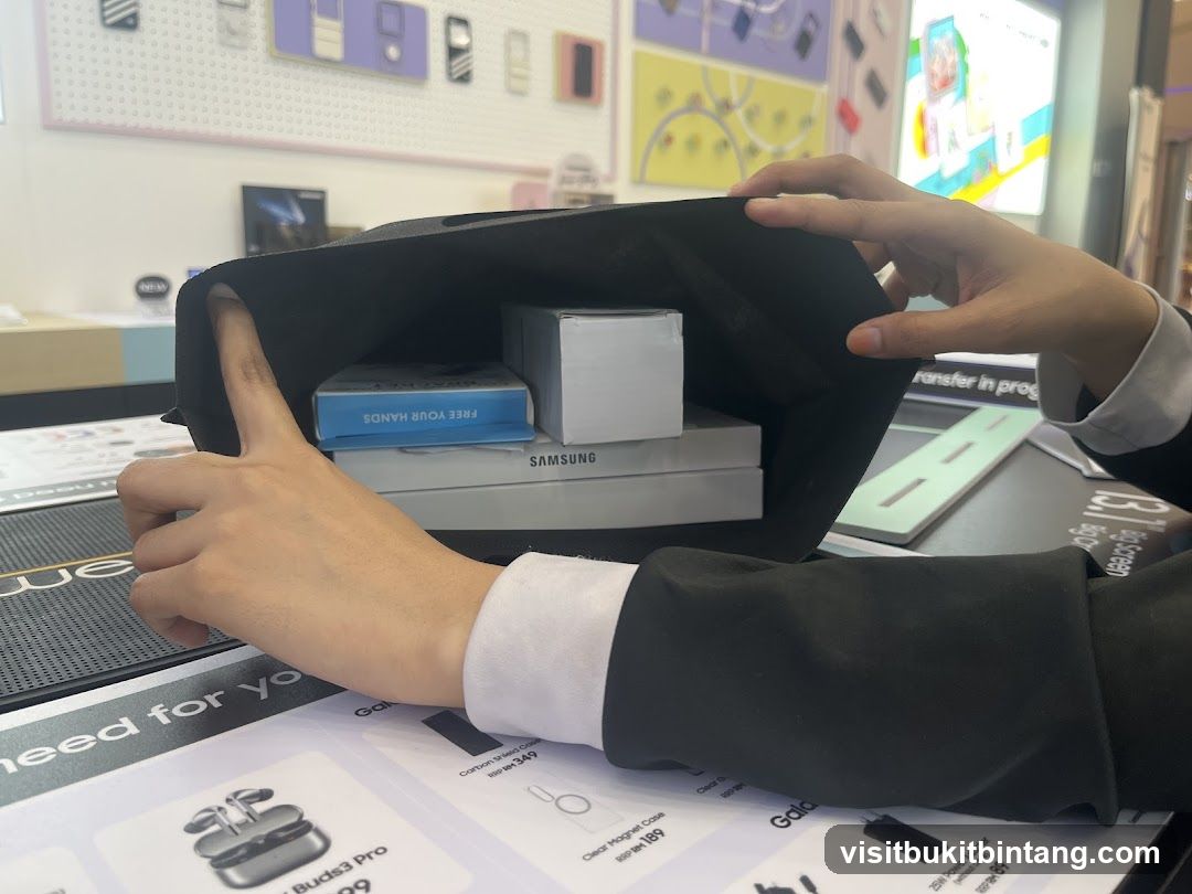 Samsung Products Display