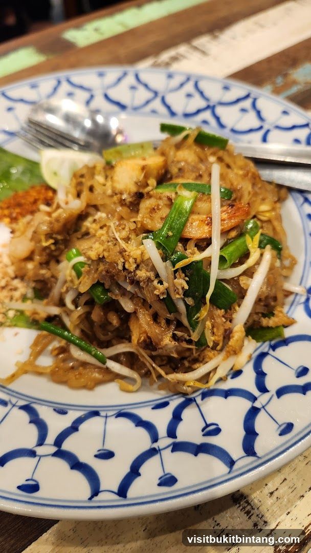 Pad Thai with Shrimp