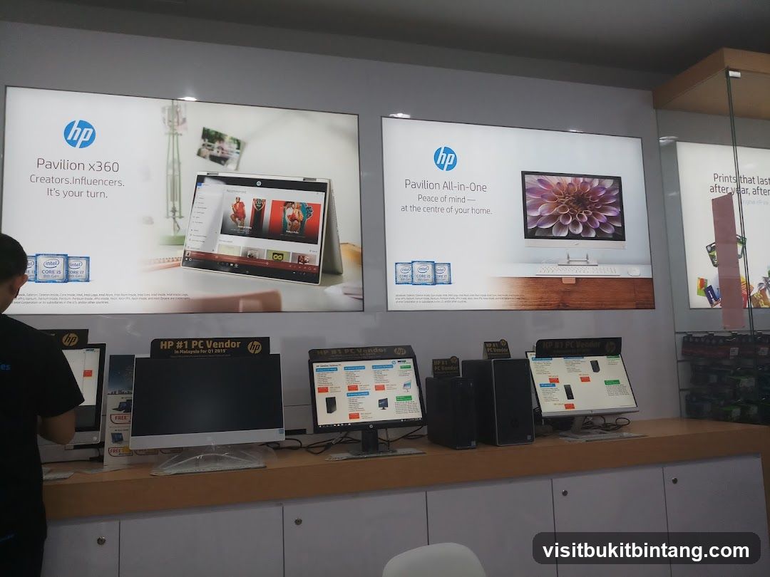 HP Store Interior Display