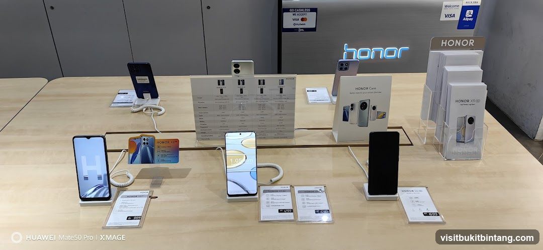 Honor Store Display