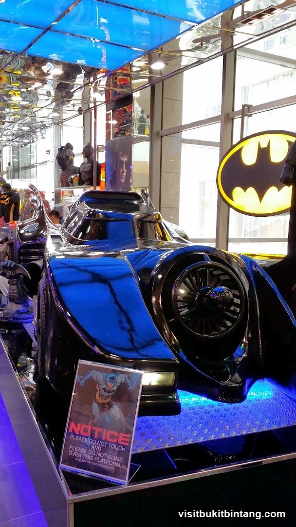 Batman Batmobile Display