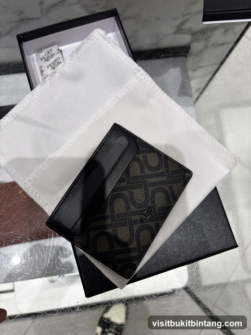 Luxury Cardholder Display