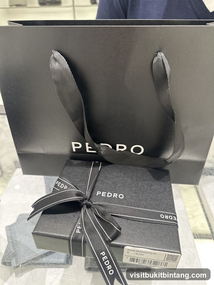 PEDRO Shopping Bag and Gift Box