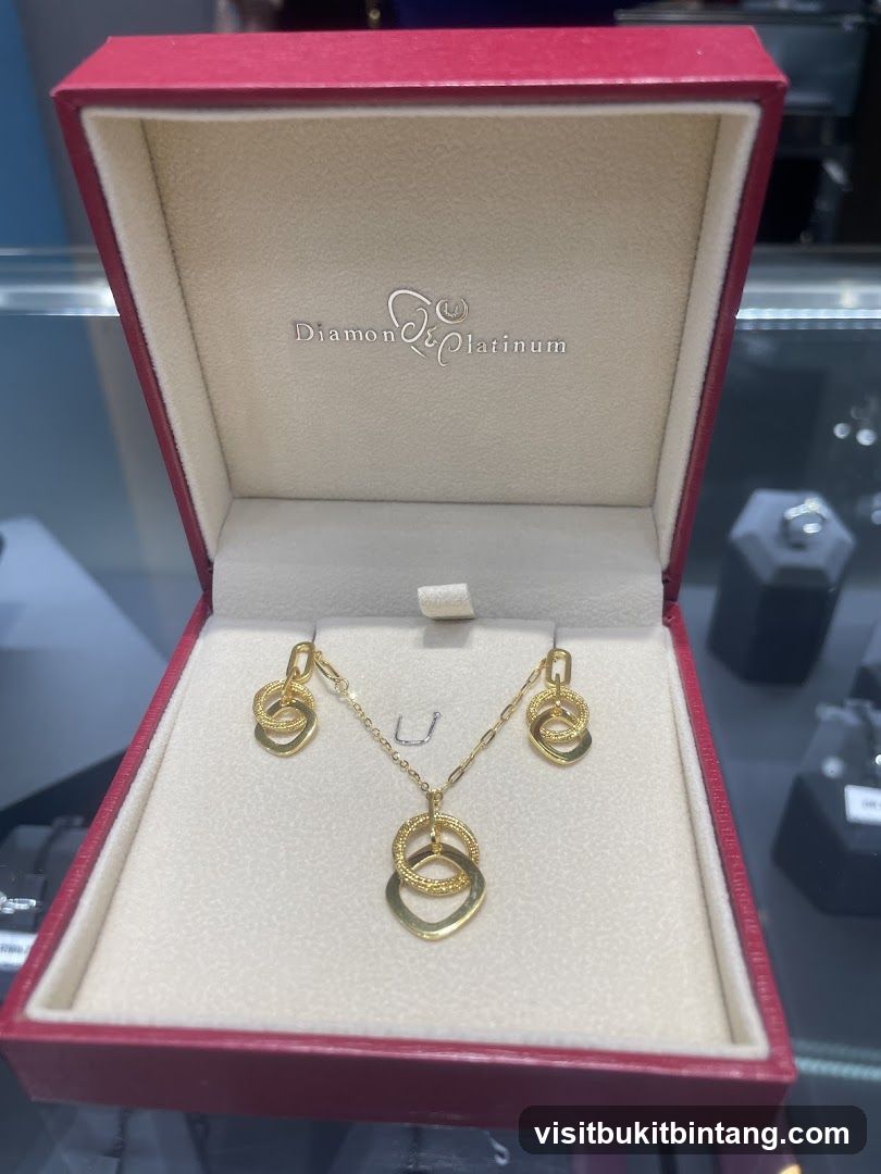 Jewelry Set in Box
