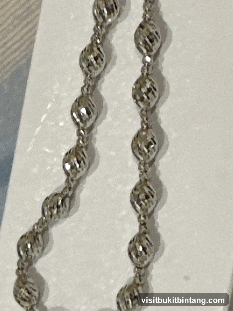 Diamond-cut bead necklace