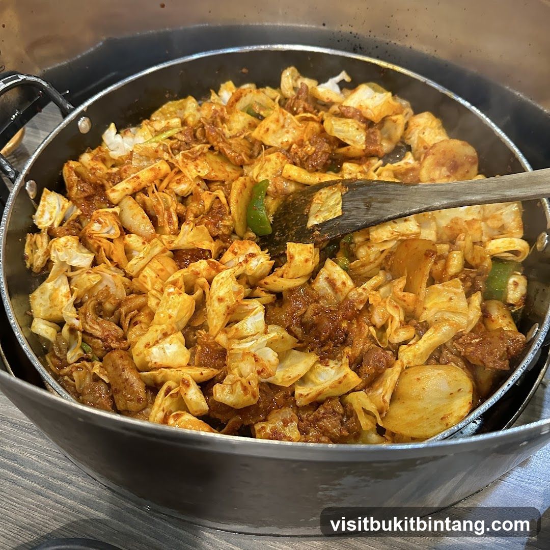 Stir-fried Cabbage and Meat