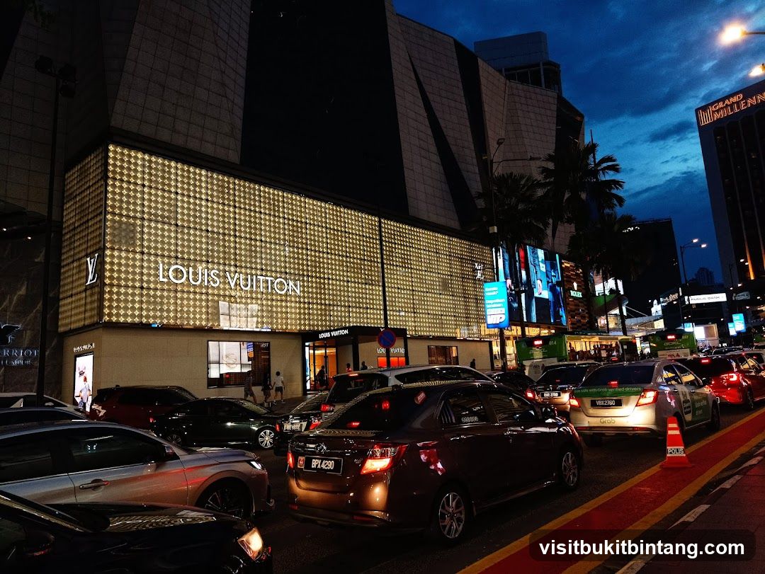 Louis Vuitton Storefront